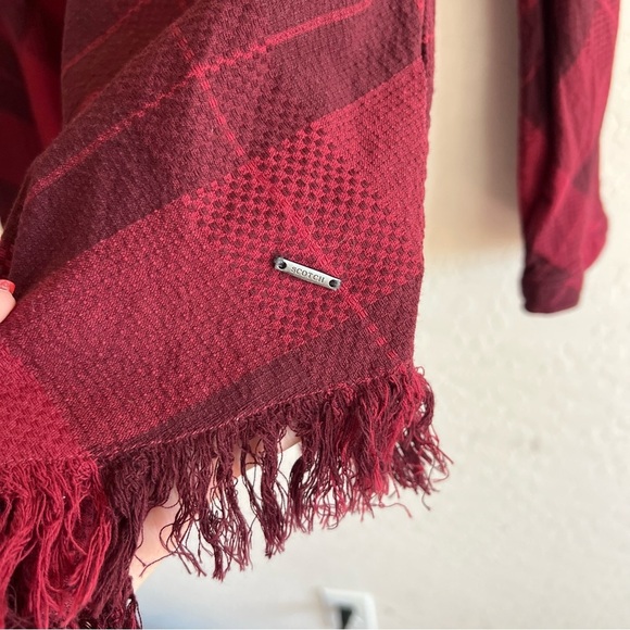 Scotch and Soda Club Mirage Button Down Shirt in Maroon Raw Hem - Picture 5 of 8